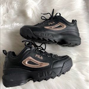 Black and gold filas